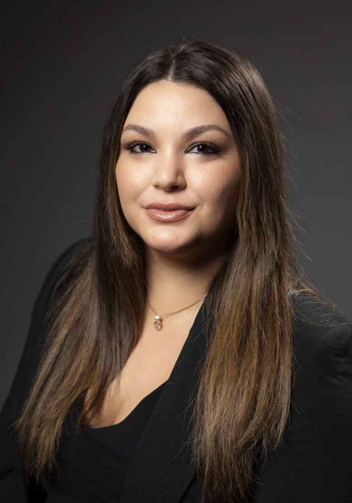 Jessica F Hillside Horizon Headshots